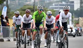 Isaac del Toro entrena junto a Pogacar previo a la próxima prueba del Mundial de Ciclismo