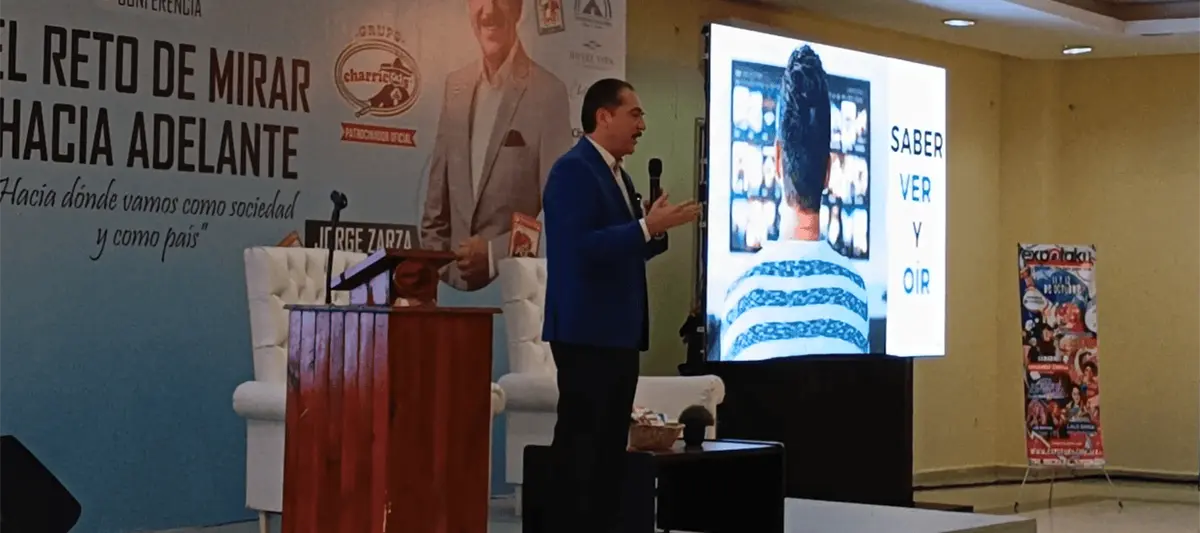 Destaca Jorge Zarza las seis claves para enfrentar "el reto de mirar hacia adelante"