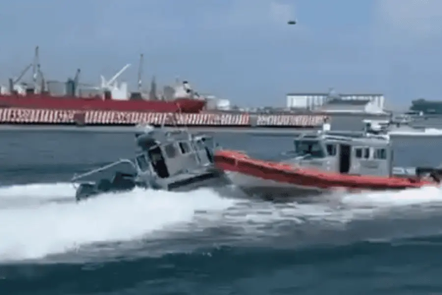 Chocan 2 embarcaciones de la Marina en Veracruz durante prácticas