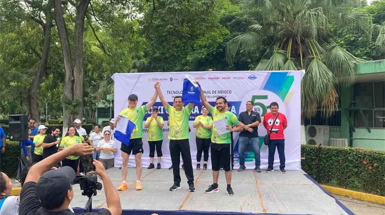 Felicito López y Lorena Valencia triunfan en la Carrera del Tecnológico de Villahermosa