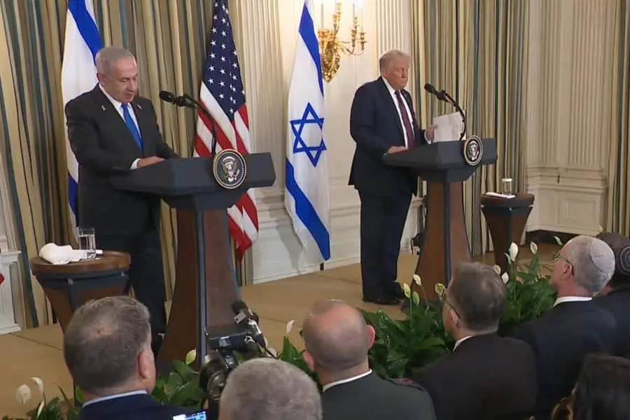 Trump presenta plan para poner fin a guerra en Gaza