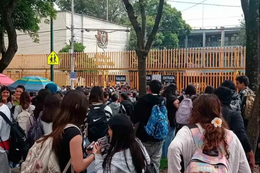 Amenazan con bomba prepa 8 de la UNAM