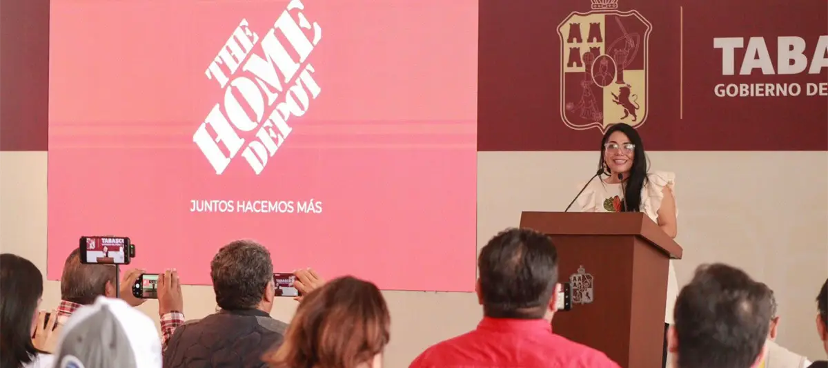 Anuncian apertura de tienda Home Depot y nueva ruta de Volaris