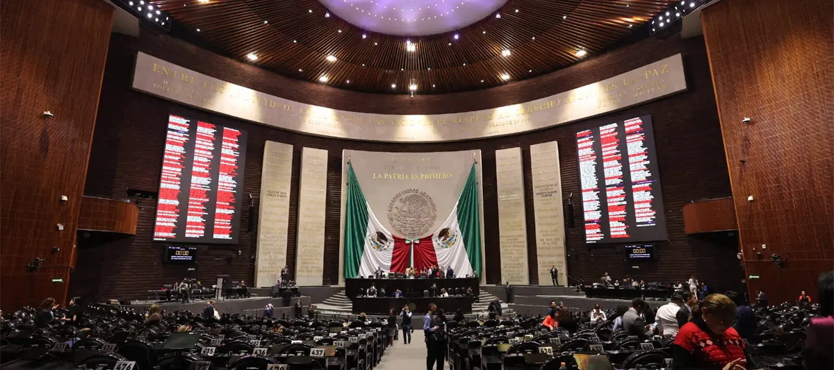 Diputados aprueban prohibir venta de bebidas energéticas a menores