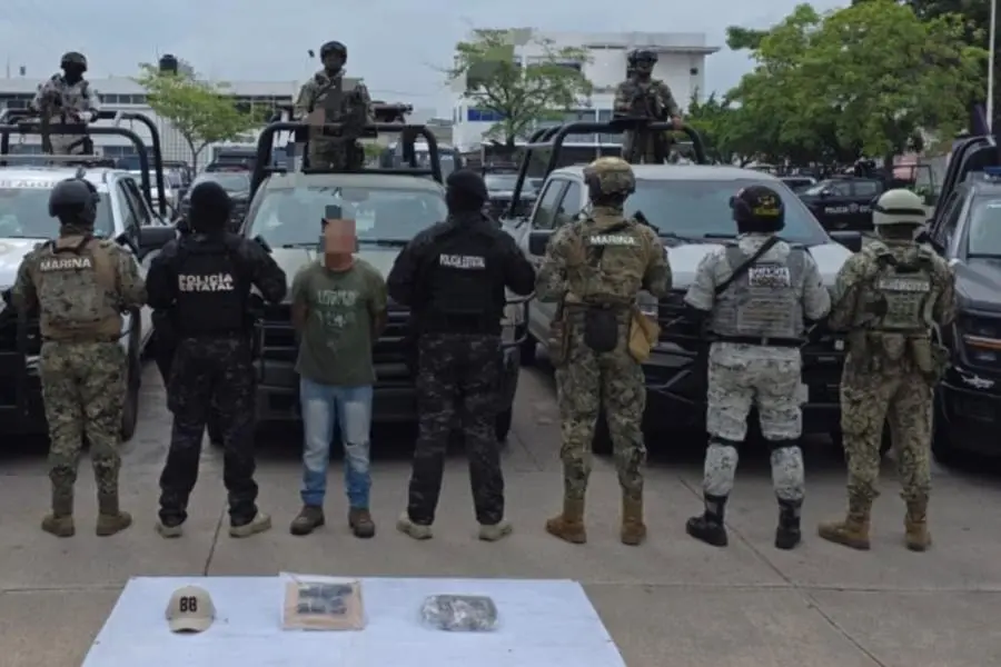 Lo detienen por narcomenudeo y portación de arma en la Villahermosa-Teapa