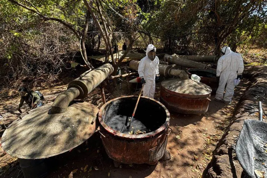 Aseguran en Culiacán 760 litros de precursores químicos, 500 pastillas de fentanilo, vapeadores y marihuana