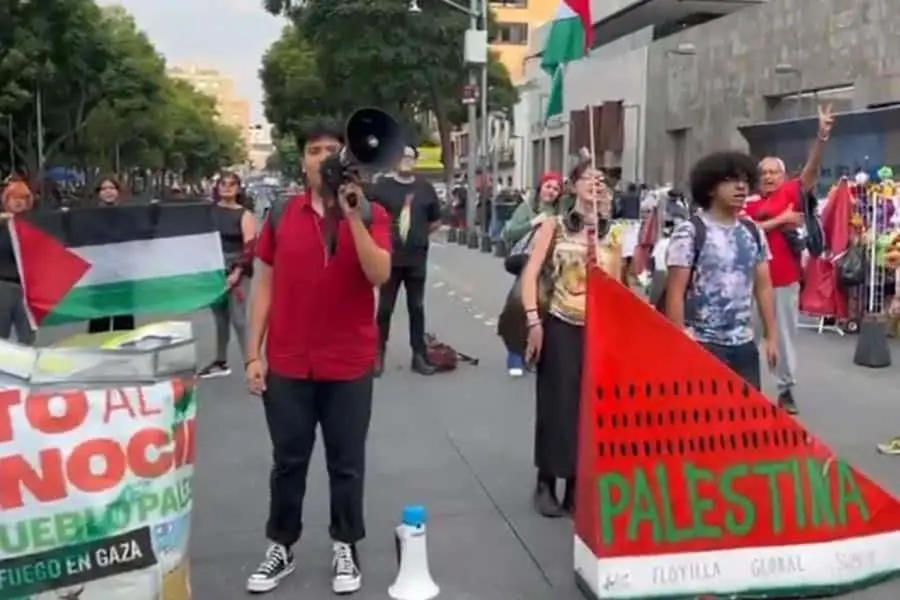 Manifestantes pro Palestina causan destrozos y vandalizan sede de la SRE