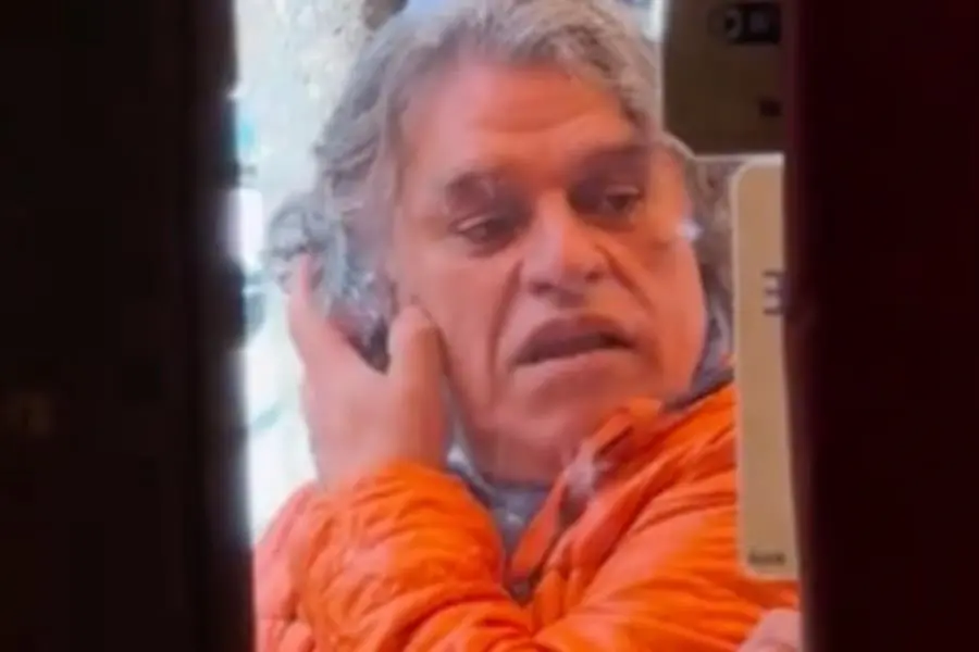 ¿Juan Gabriel está vivo? Captan a sujeto igual al cantante en París