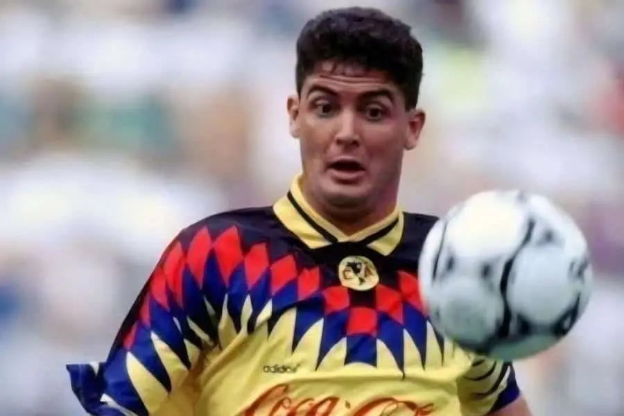 Fallece Edú, ex jugador de América en los 90; recordado por la rabona en un clásico nacional