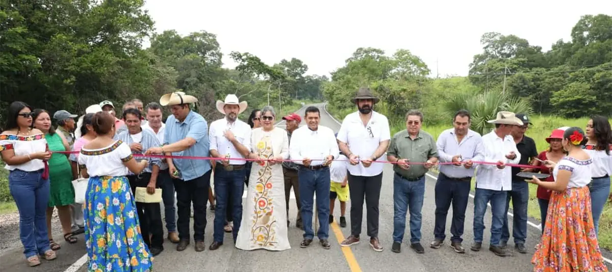 Entrega gobierno obras en Balancán con inversión de 48 mdp
