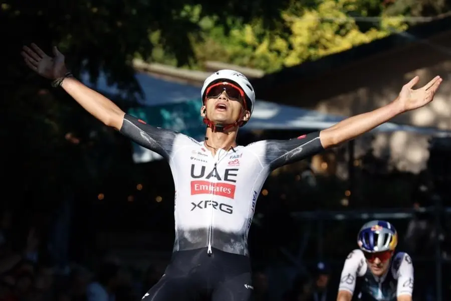 Isaac del Toro gana el Giro de Emilia y suma su victoria 14 de la temporada