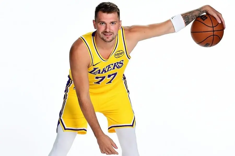 Luka Doncic se perdería 2 juegos de pretemporada con Lakers