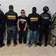 Se impacta contra muro de contención en la Villahermosa-Frontera y abandona vehículo