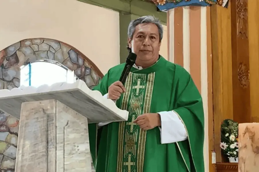 Pide el padre tiktokero mantener una fe firme en estos tiempos de violencia