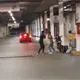 Captan persecución de combi sobre Av. Universidad en Villahermosa