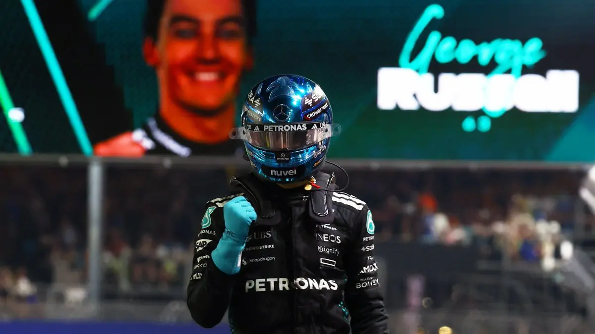 Russell consigue la pole position en el GP de Singapur