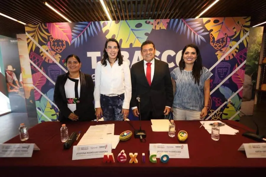 Inauguran exposición ´Tabasco en Punto México´ con más de 7 mil productos "chocos" en exhibición