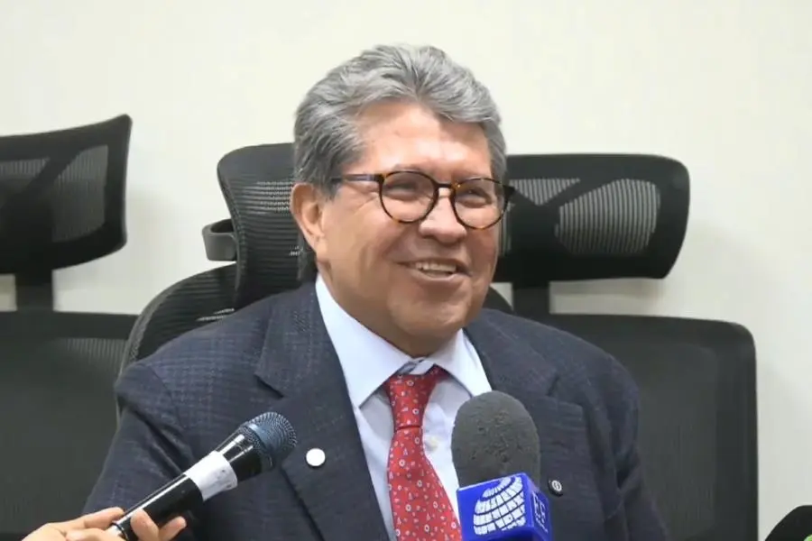 Ley Anti-Stickers "no pasará" en la Cámara de Diputados: Monreal