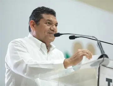 “Nada les gusta” Insiste May que hay una guerra sucia contra su gobierno