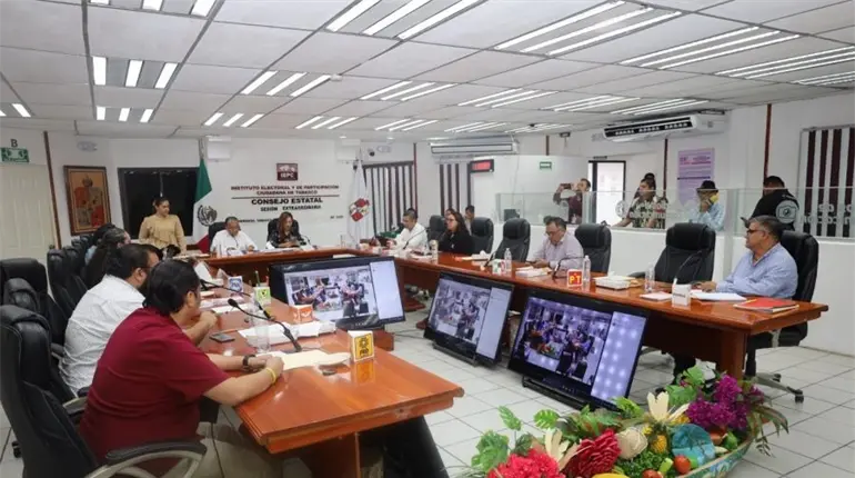 Renueva IEPC presidencias de sus comisiones permanentes, por cuestión de protocolo