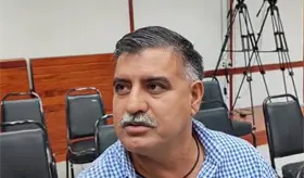 Romero del Valle llama "delincuente electoral" a representante del PRD; éste rechaza ser funcionario del Congreso