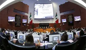 Senado recibe minuta corregida de Ley Aduanera; oposición adelanta voto en contra