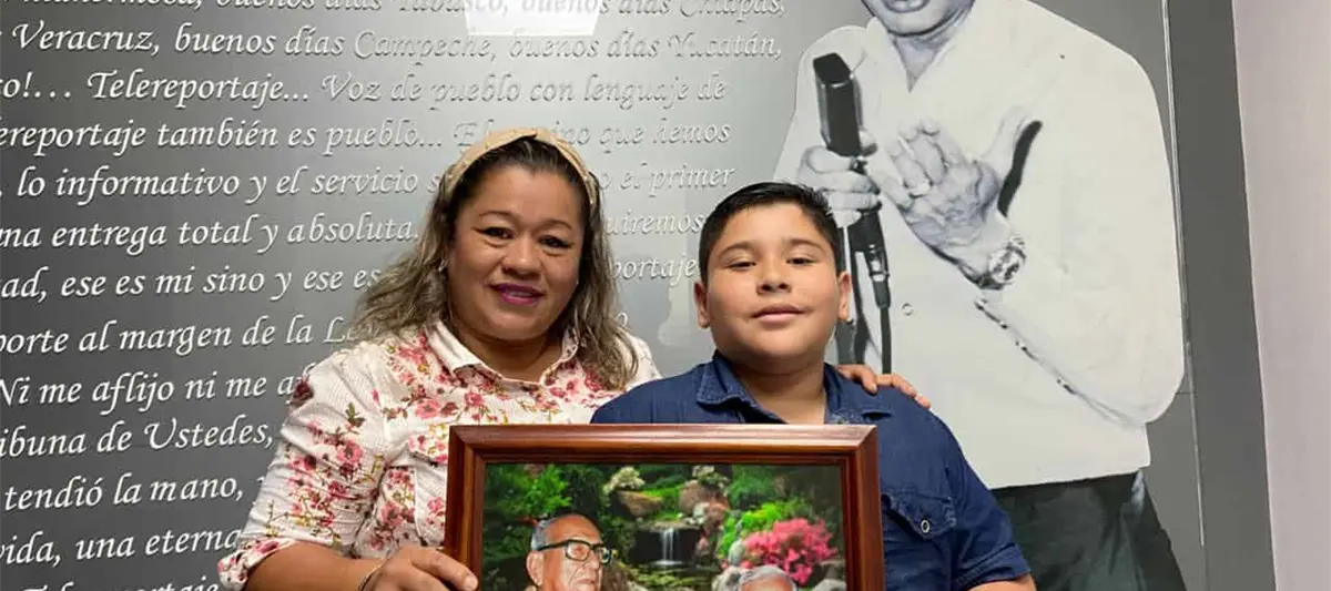 Niño nacajuquense retoma versos escritos por su bisabuelo para Telereportaje en 1986