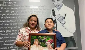 Niño nacajuquense retoma versos escritos por su bisabuelo para Telereportaje en 1986