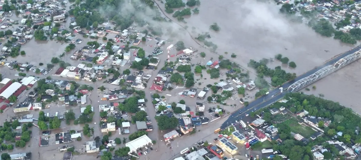 Ya son 48 municipios afectados por lluvias y desbordamientos de ríos en Veracruz