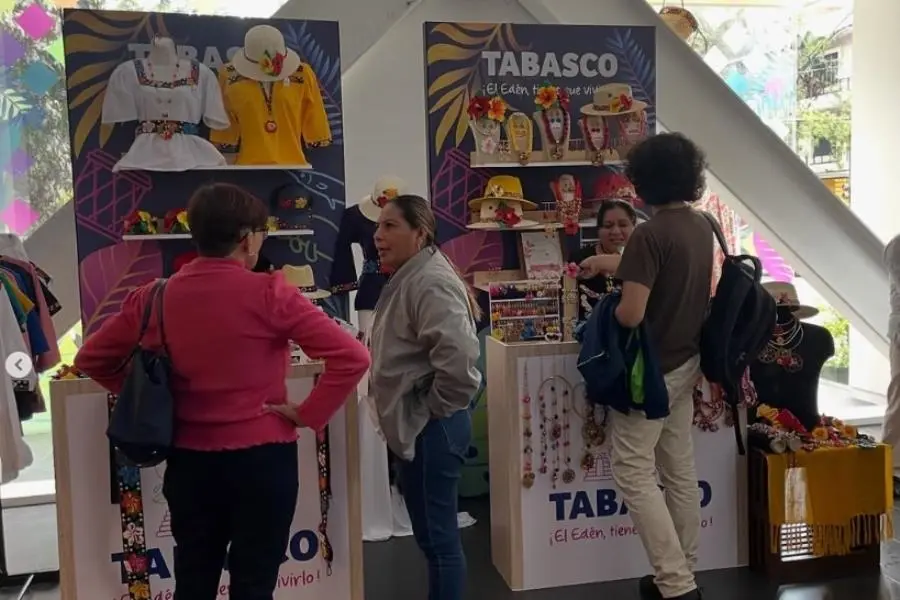 "Chocos" en CDMX aprovechan a consumir lo suyo en exposición de Tabasco en Punto México, presume Turismo