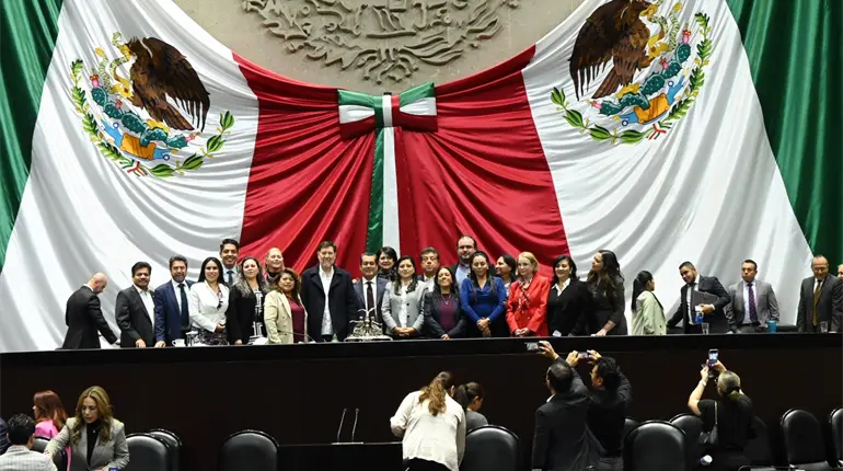 Senadores donarían parte de su sueldo para afectados por lluvias e instalarán centro de acopio