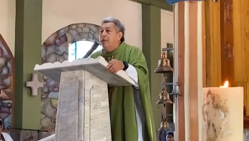 Llama el padre tiktokero a feligreses a ser agradecidos con Dios