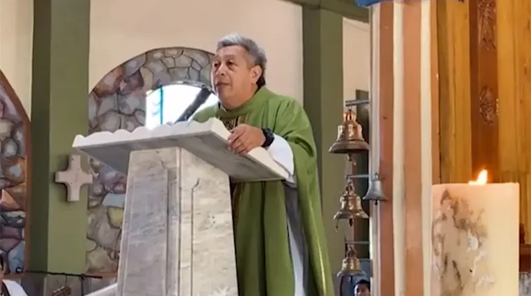 Llama el padre tiktokero a feligreses a ser agradecidos con Dios