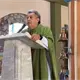 Llama el padre tiktokero a feligreses a ser agradecidos con Dios