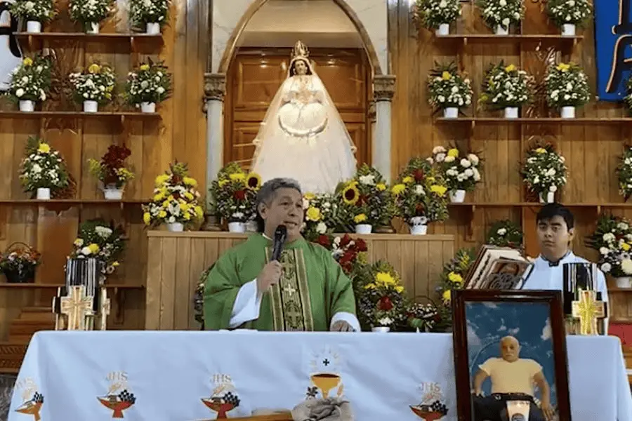 Hasta el diablo cree en Dios, pero eso no basta, lo importante es mantener su fe en él: Padre tiktokero