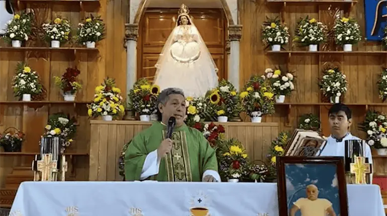 Hasta el diablo cree en Dios, pero eso no basta, lo importante es mantener su fe en él: Padre tiktokero