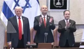 "Hoy los cielos están en calma, las armas callan": Trump en Parlamento de Israel