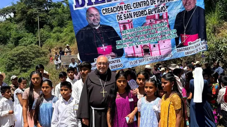 Arzobispo de Oviedo, España, revela que fue encañonado en visita a México