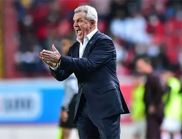 “Estoy acostumbrado a las críticas pero no me valen gorro”: Javier Aguirre