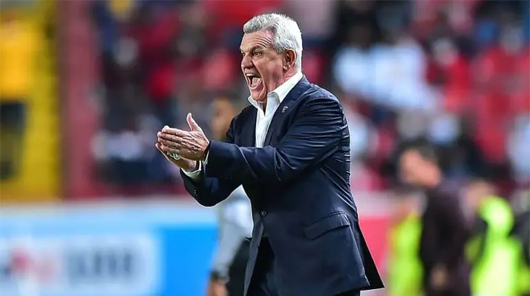 "Estoy acostumbrado a las críticas pero no me valen gorro": Javier Aguirre