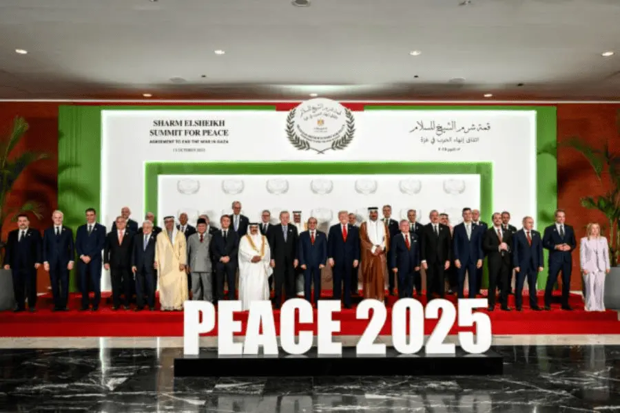 Líderes mundiales firman acuerdo de paz de Gaza