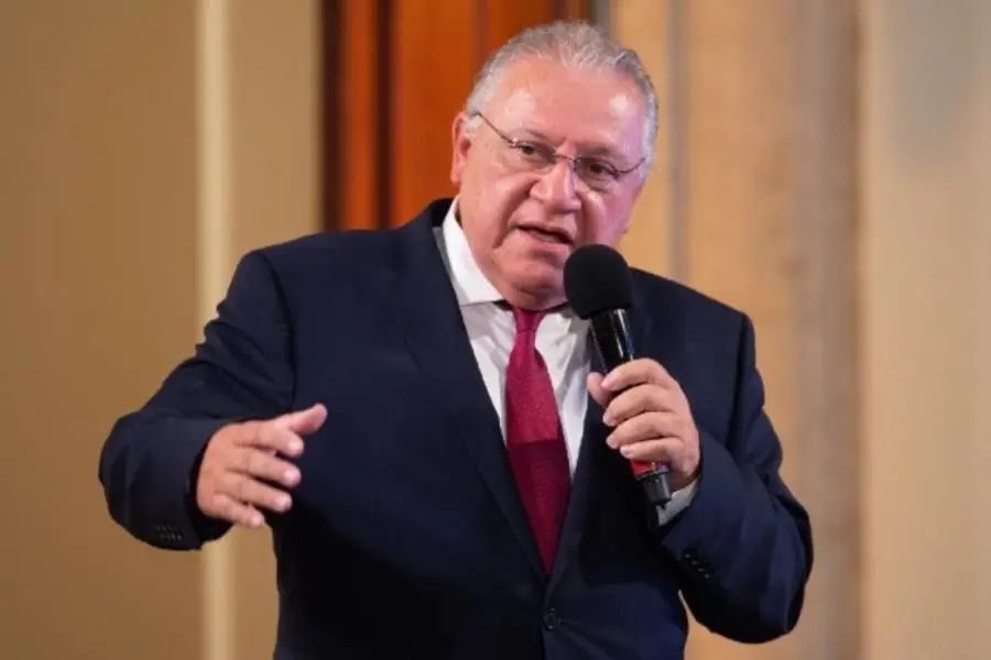 Titular de Aduanas asegura que el "huachicol fiscal" está detenido definitivamente