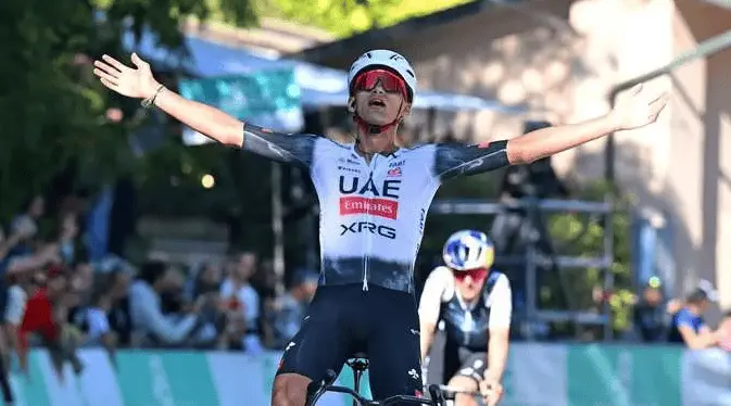 Isaac del Toro, tercer mejor ciclista del mundo según la UCI