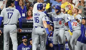 Dodgers se imponen a Cerveceros y toman ventaja en la Serie de Campeonato