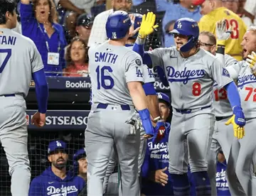 Dodgers se imponen a Cerveceros y toman ventaja en la Serie de Campeonato