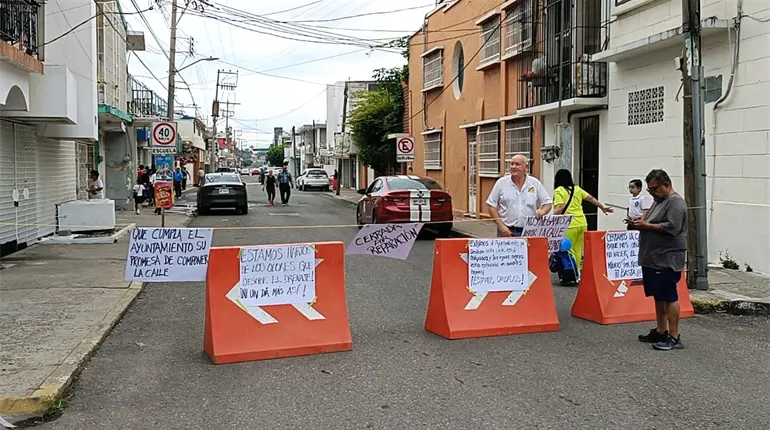En 3-4 días resolvería gobierno de Centro problemas en calle Lino Merino de Villahermosa