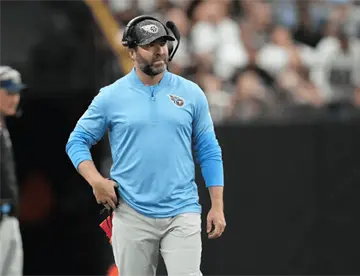 Titans despiden a su entrenador en jefe tras mal inicio en la NFL