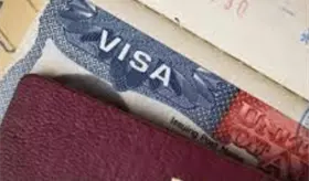 EE. UU. habría revocado más de 50 visas a políticos mexicanos: Reuters