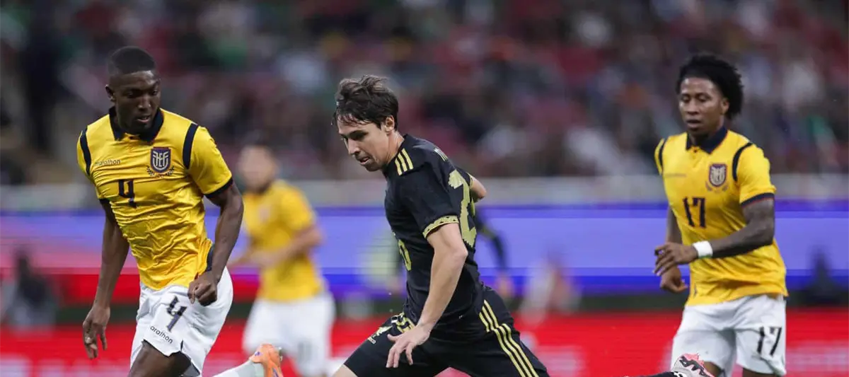 México mejora, pero no pasa del empate frente a Ecuador