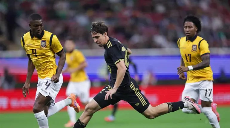 México mejora, pero no pasa del empate frente a Ecuador